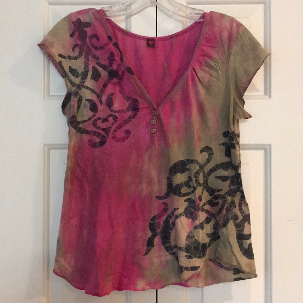 Only Hearts vintage tee with 3 buttons